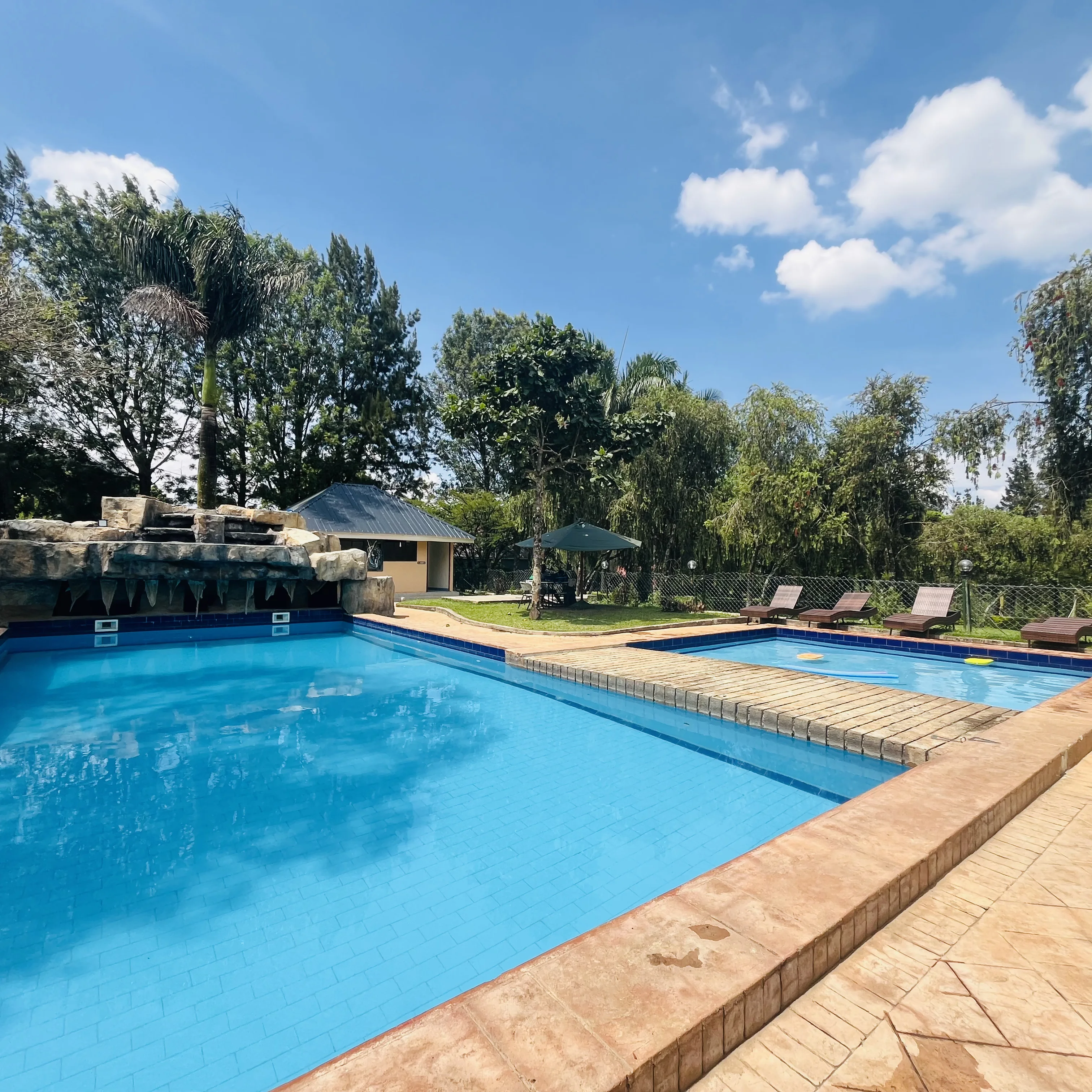Swimming pool at Kalya Courts Hotel