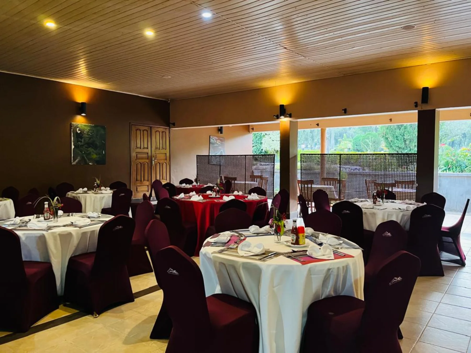 Kalya Courts restaurant arranged for service