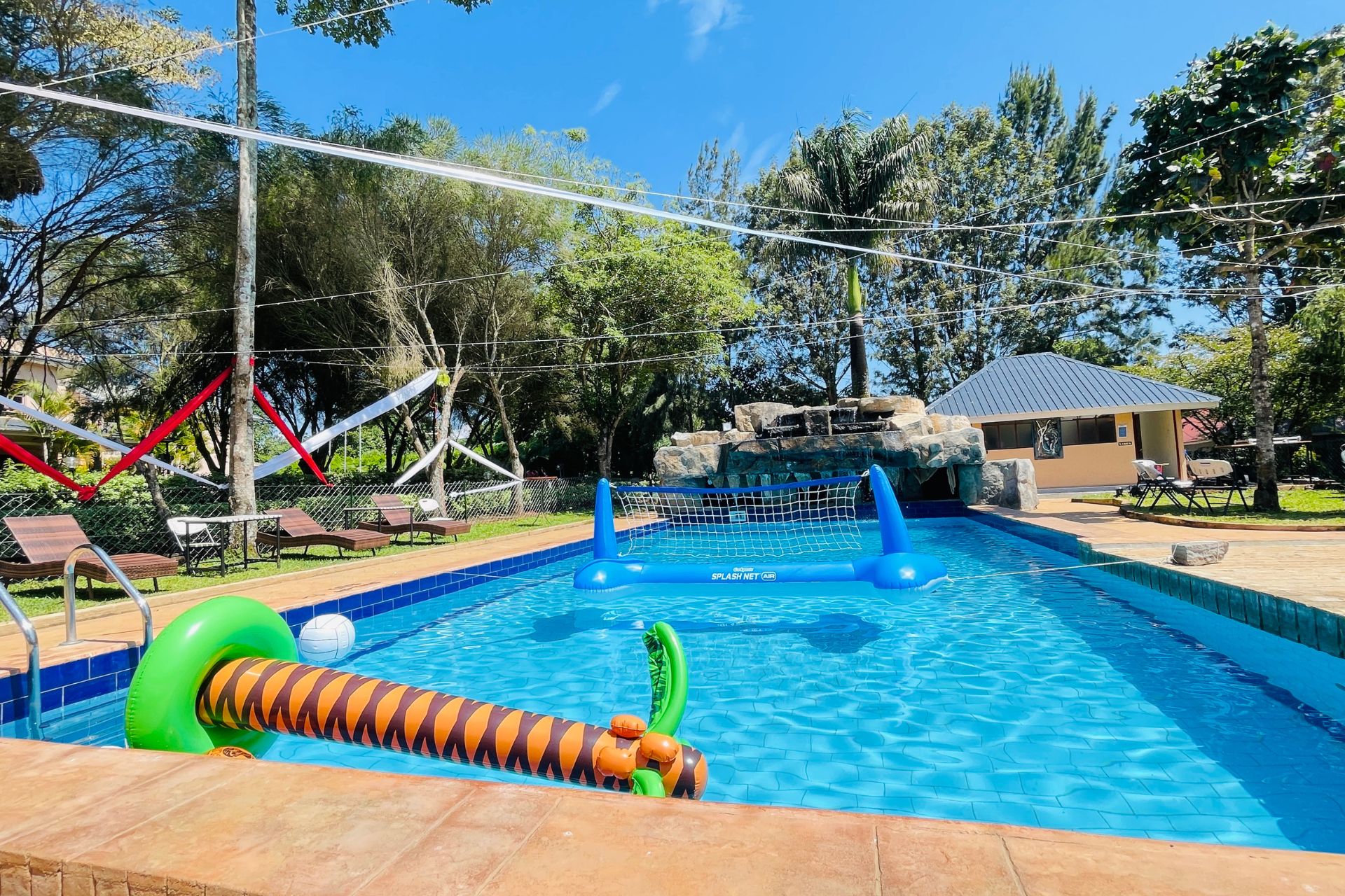 Swimming Pool kalya Courts Hotel
